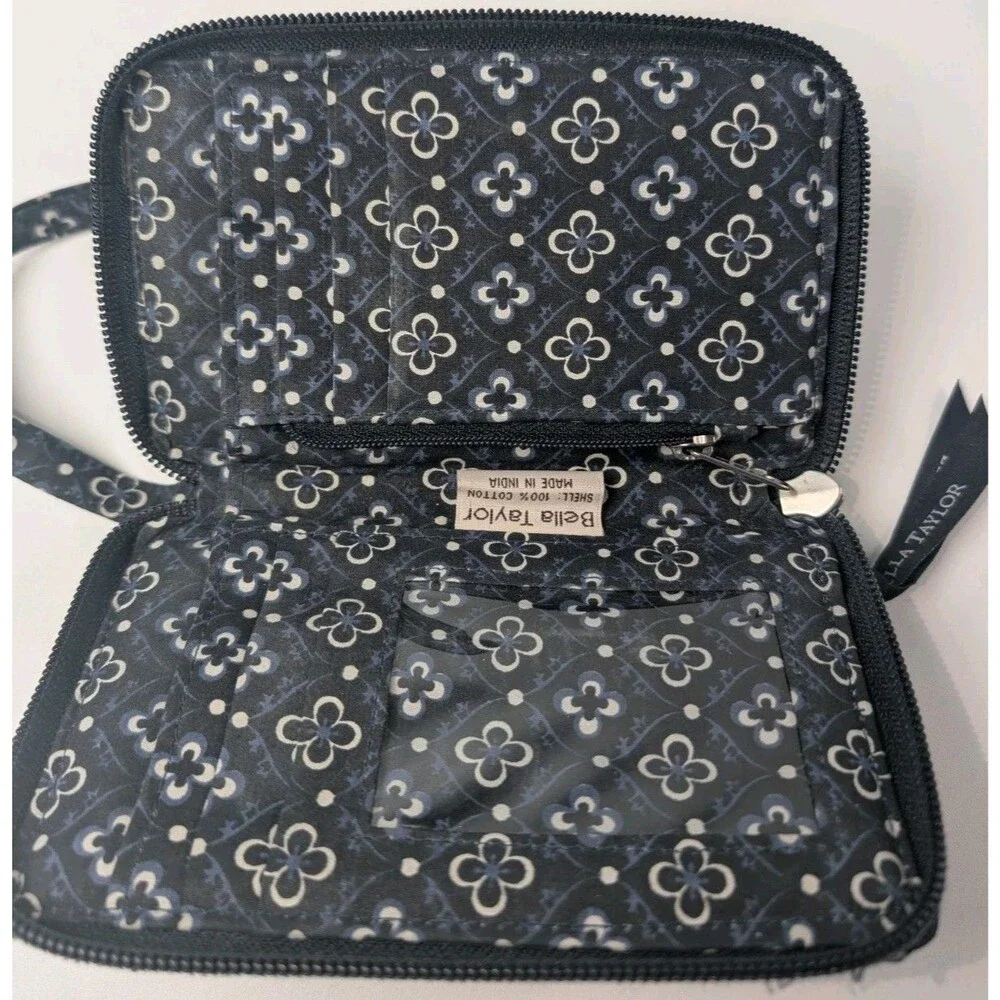Bella Taylor Quilted Wristlet Wallet Navy Floral Cotton Zipper Snap 6x3.5